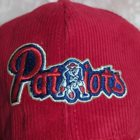 New England Patriots Vintage 1985 Red Corduroy Hat with Superbowl Pin - Picture 2 of 7